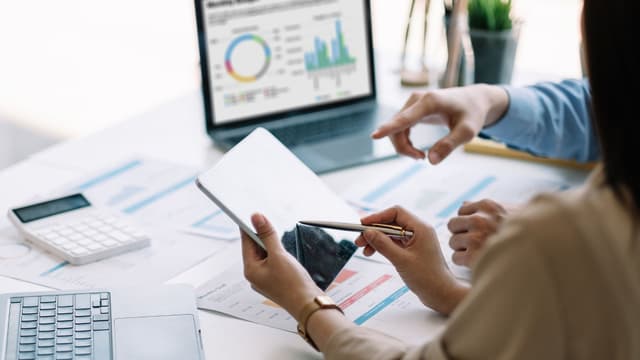 How to Become a Project Manager Without Experience (2025 Edition)